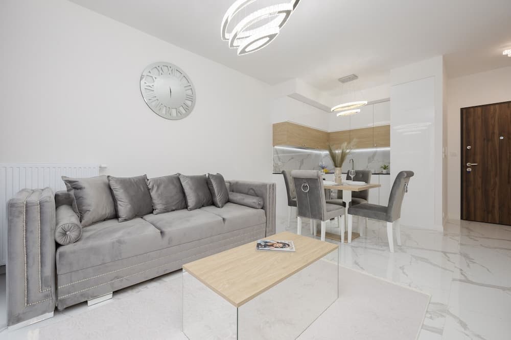 Luxurious Grey Apartment by Renters