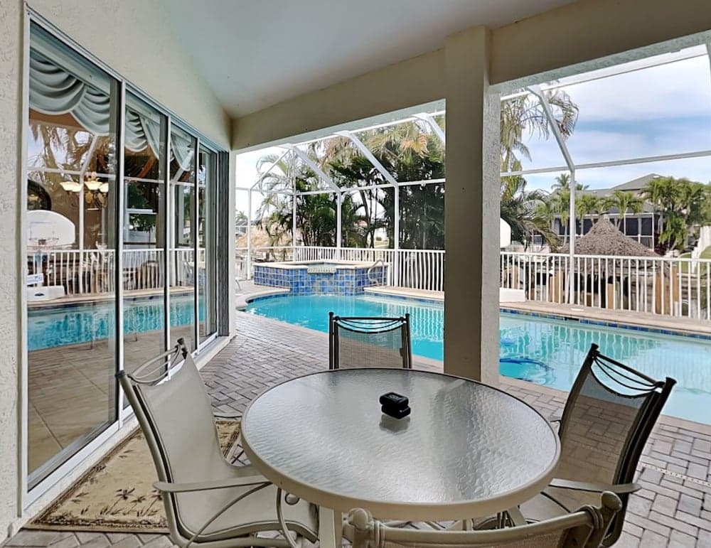 Açık havada yemek servisi