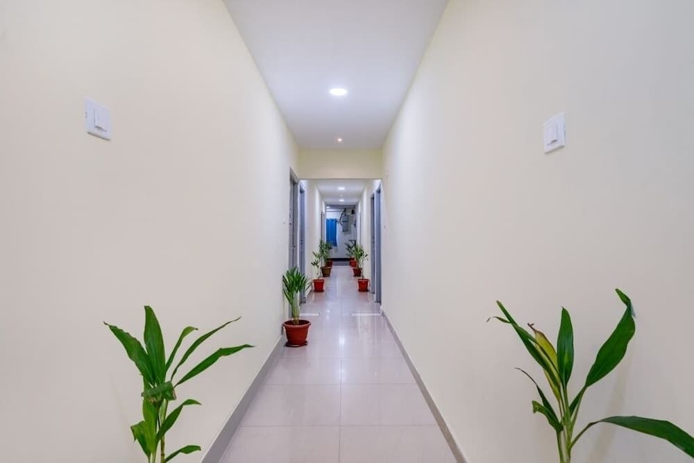 iROOMZ KSR Luxury Rooms