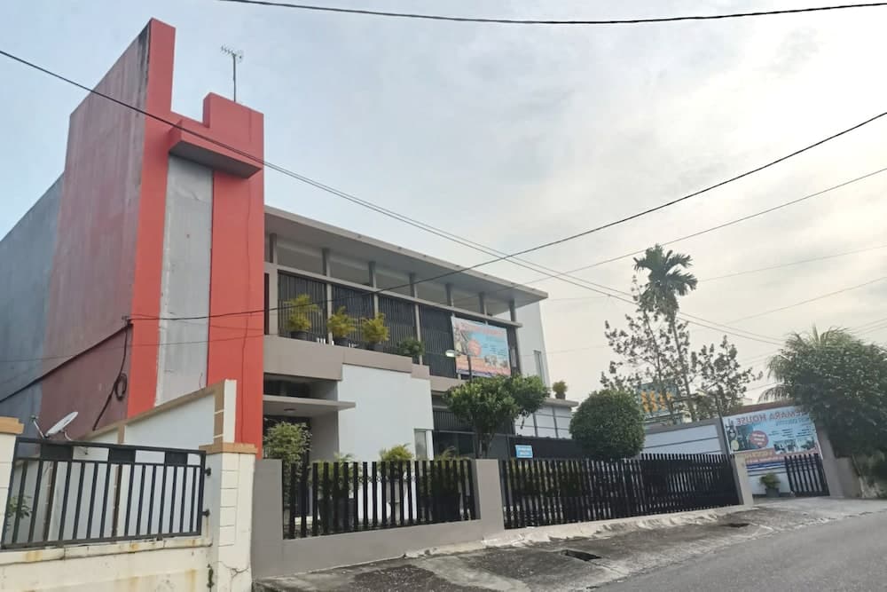 OYO 93635 Rumah Singgah Cemara Syariah