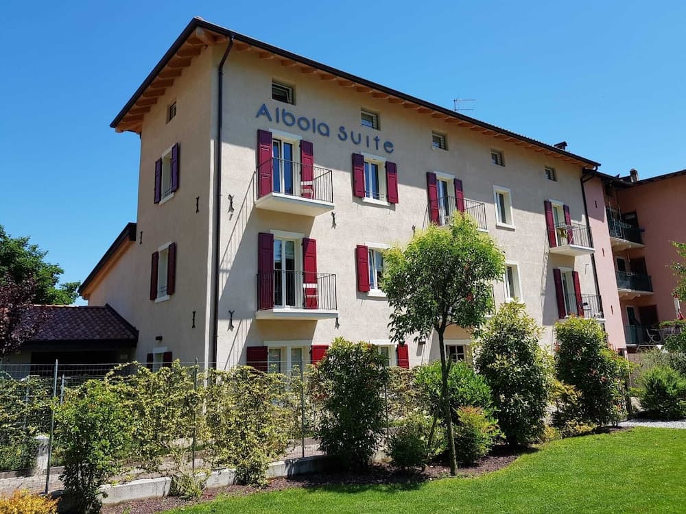 ALBOLA SUITE Holiday Apartments