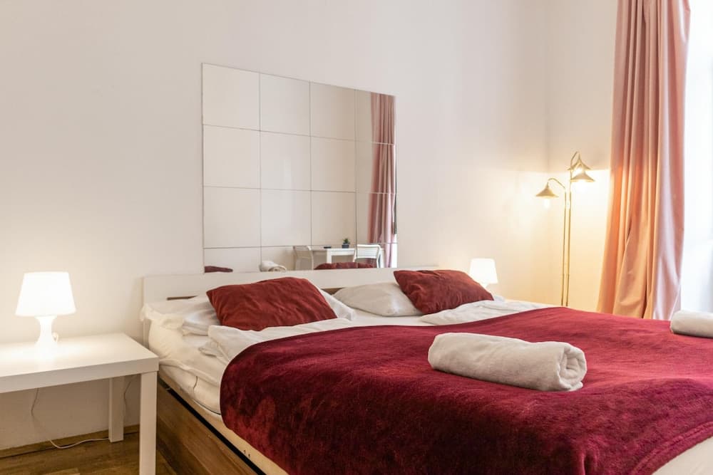 Central 3BR shared Apt. Near Rennweg