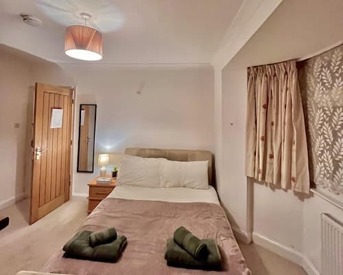 Comfy and Spacious 5-bed House in Cambridge