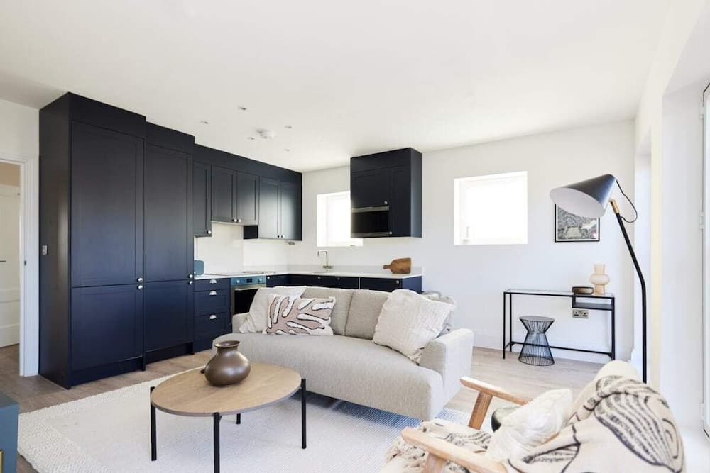 The Wembley Park Sanctuary - Stunning 2bdr Flat With Balcony
