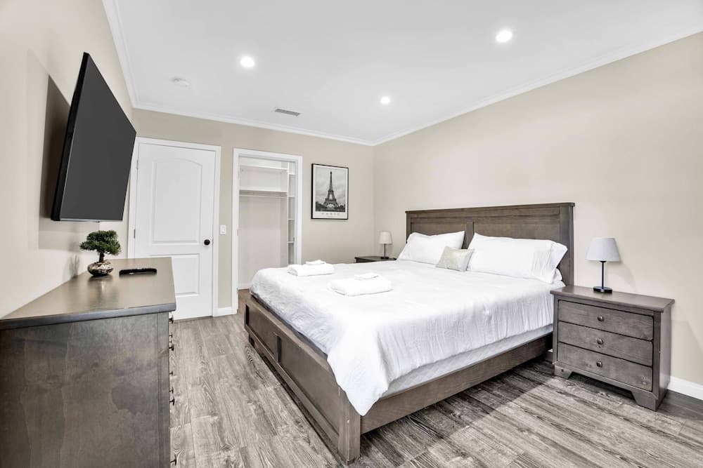 Martha by Avantstay Brand New LA Valley Home