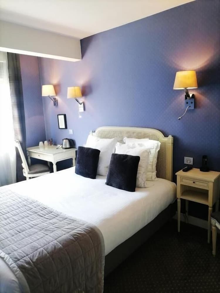 Herbert George Apartment Hotel