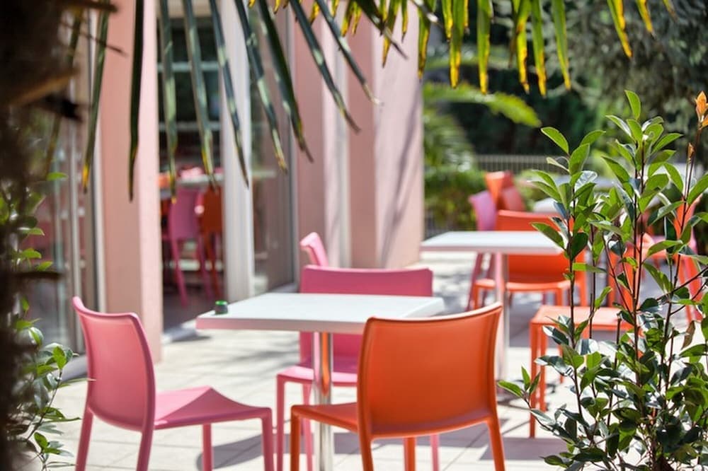 HOTEL FORMULES CLUB BORDEAUX CENON