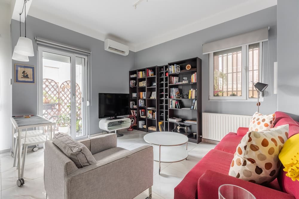 Chloe by halu. Apartments