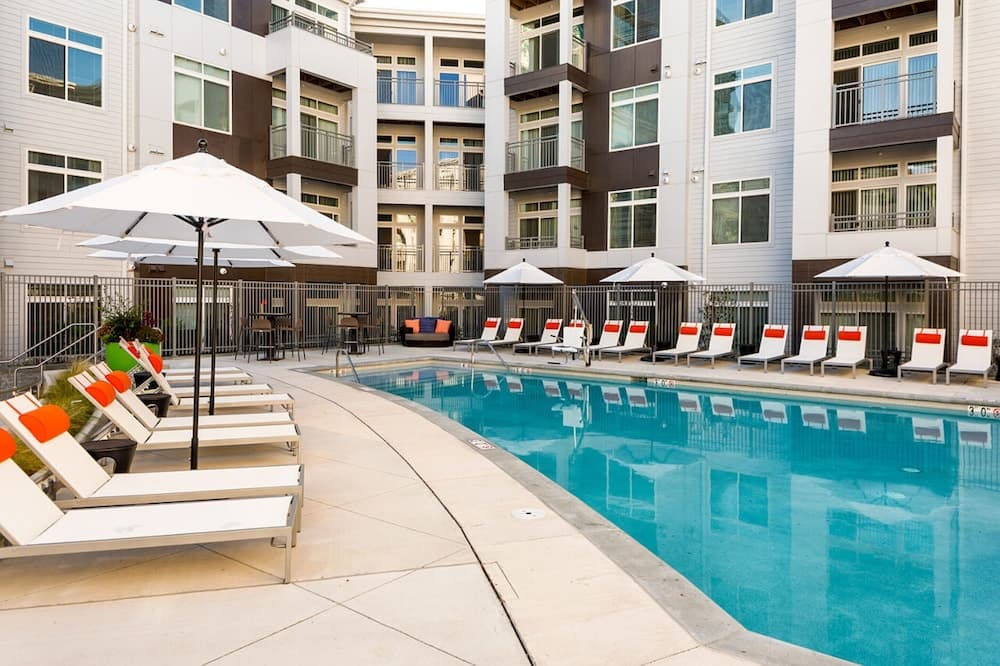 Global Luxury Suites at Reston