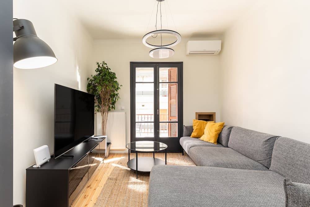 Vista by halu' Spacious City Centre Home