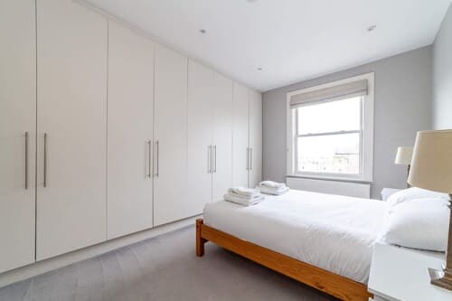 Modern 2-bed Flat in Shepherds Bush - Comfort & Style!