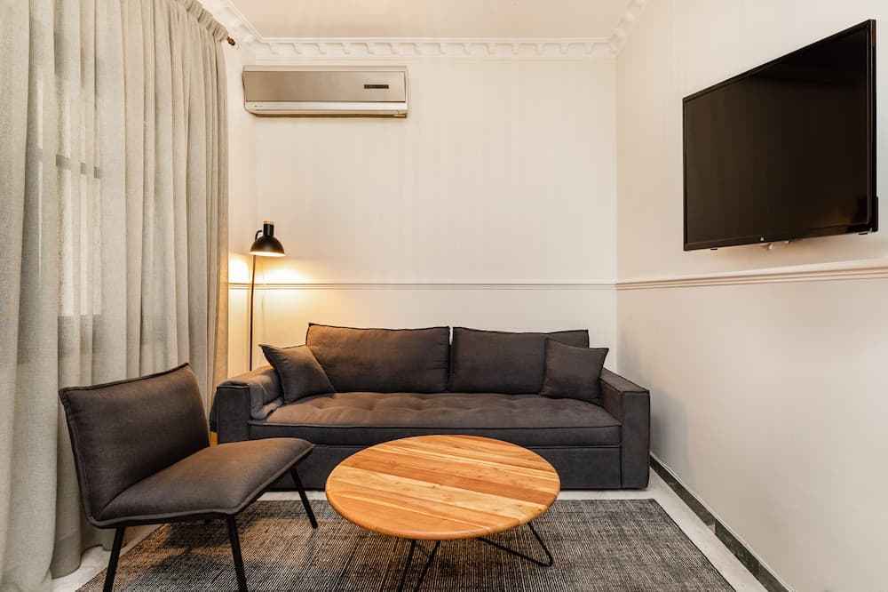 Coco by halu' Neoclassical apt