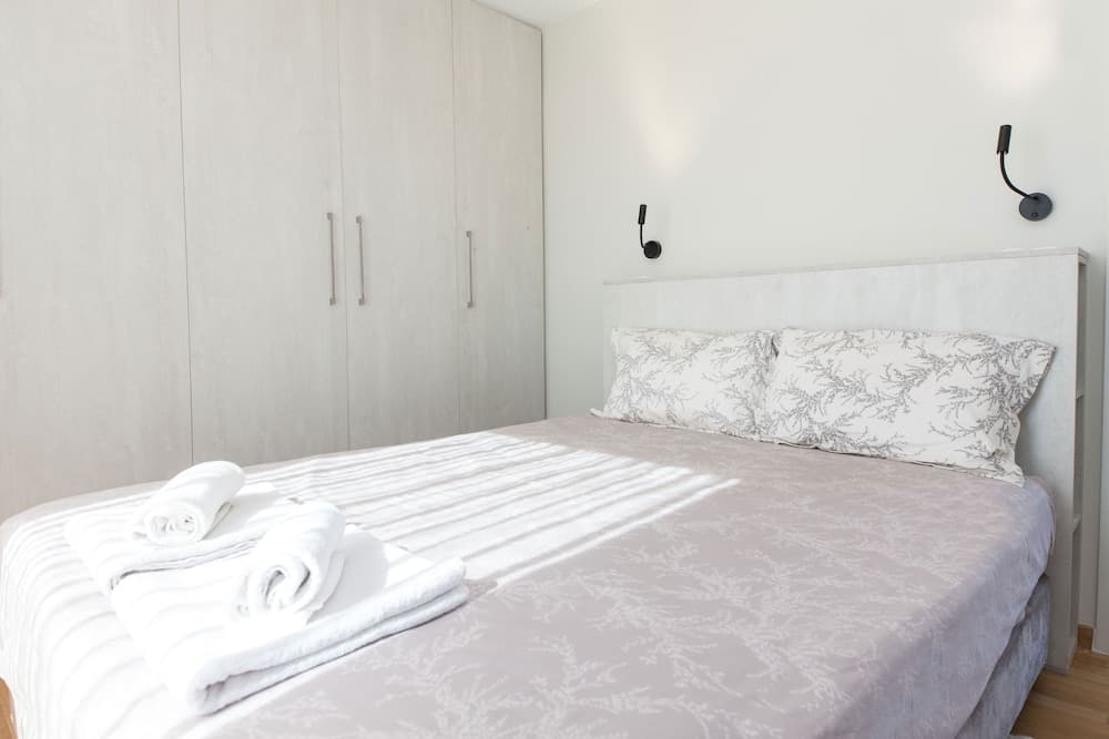 Marousi Modern Green Oasis with Balcony