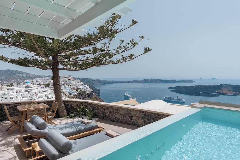 Morfes Luxury Suites by Caldera Houses