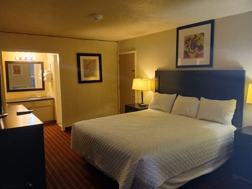 Xpress Inn & Suites