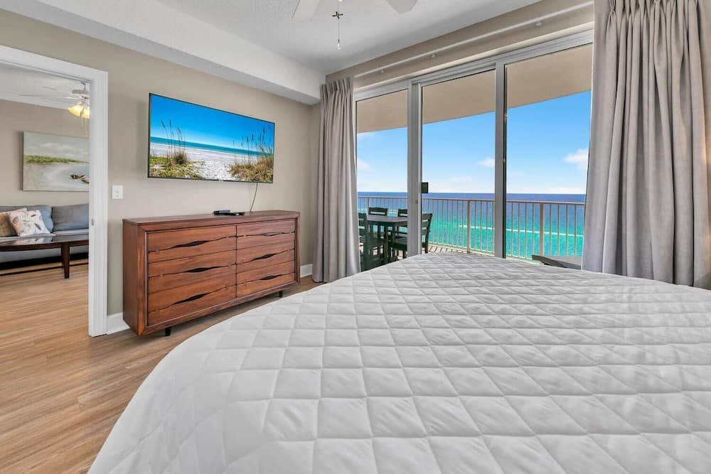 Twin Palms 1401