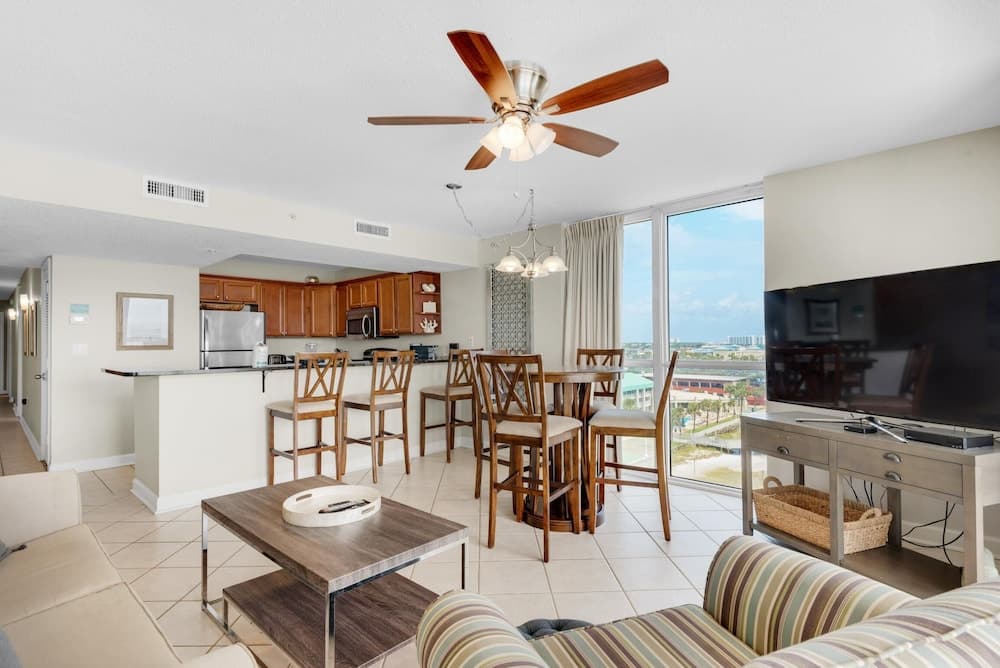 Pelican Beach Resort 801