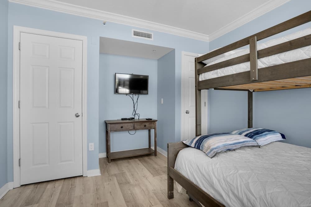 Destin West Bayside Heron 507- A Wave From It All