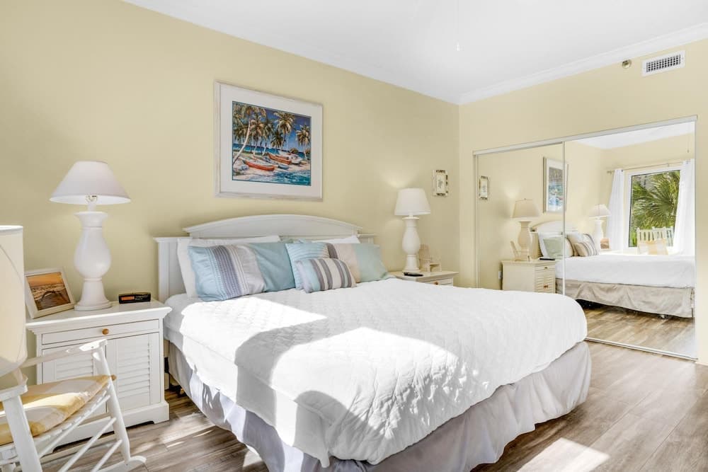 Summit at Tops'l 212