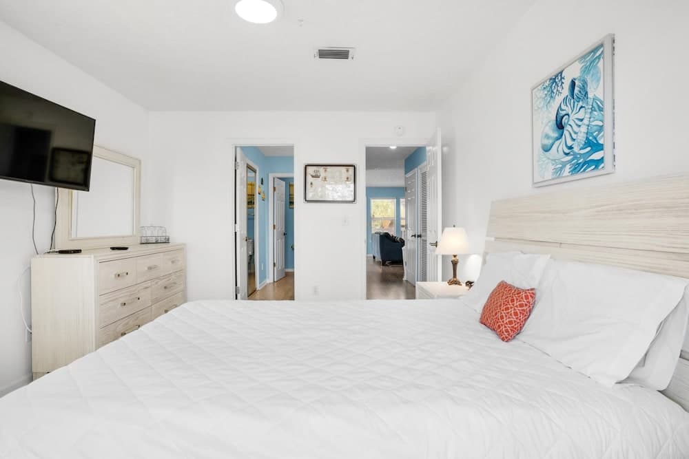 Peachtree Place II C207- Beach Getaway