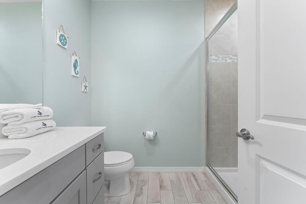 Salty Breeze at Lost Key Villas-pet Friendly!