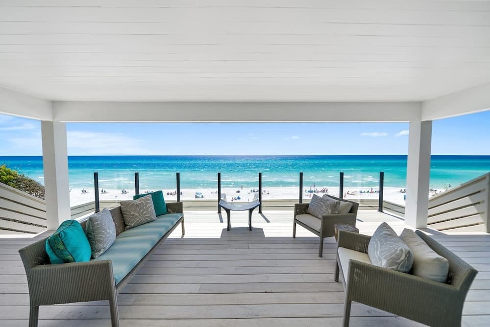 Dream On 4 Bedroom Home by RedAwning