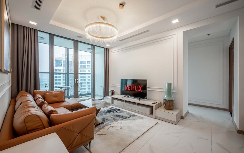 LANDMARK 81 Luxury Riverside Retreat