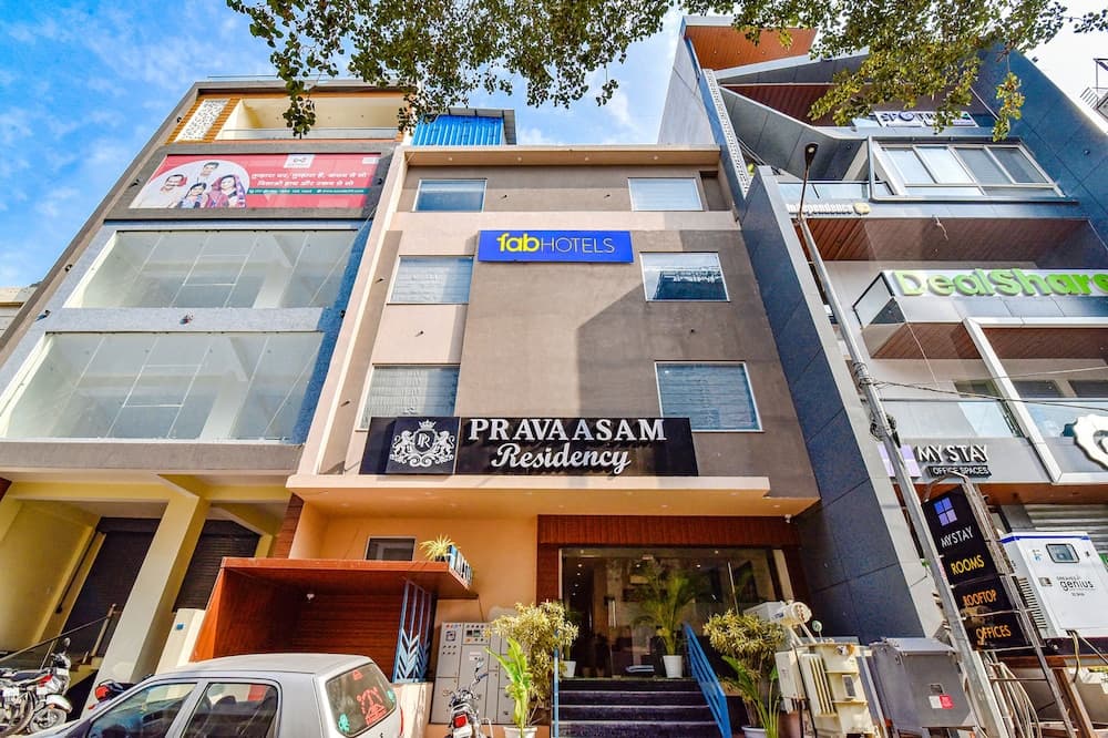Fabhotel Pravaasam Residency
