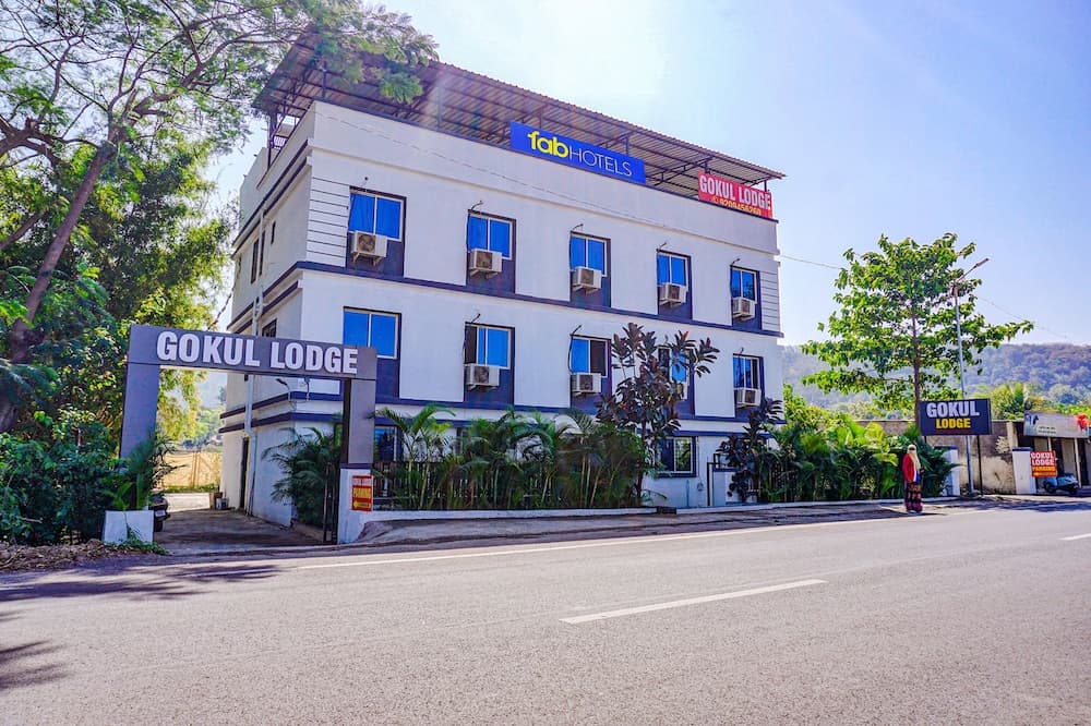 Fabhotel Gokul Lodge