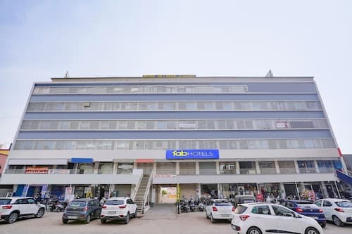 Fabhotel Hill Park I