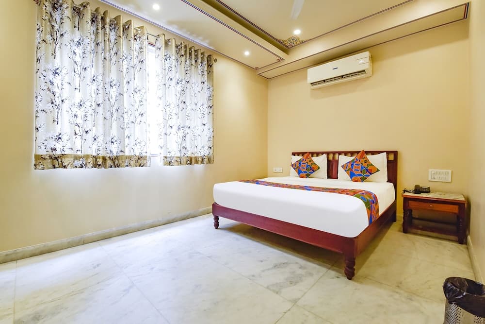 Fabhotel The Bayan Elegance