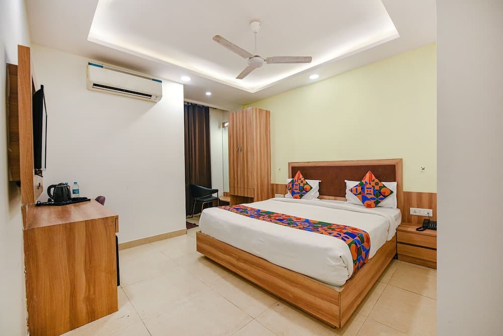 Fabhotel Royal Residency I