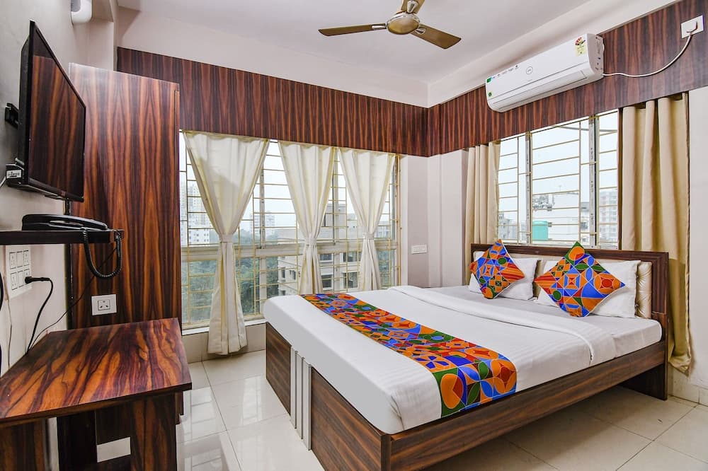 Fabhotel White House I