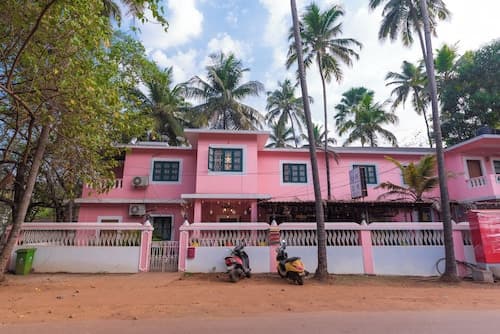 U.R.D.Ki You are the key Hostels