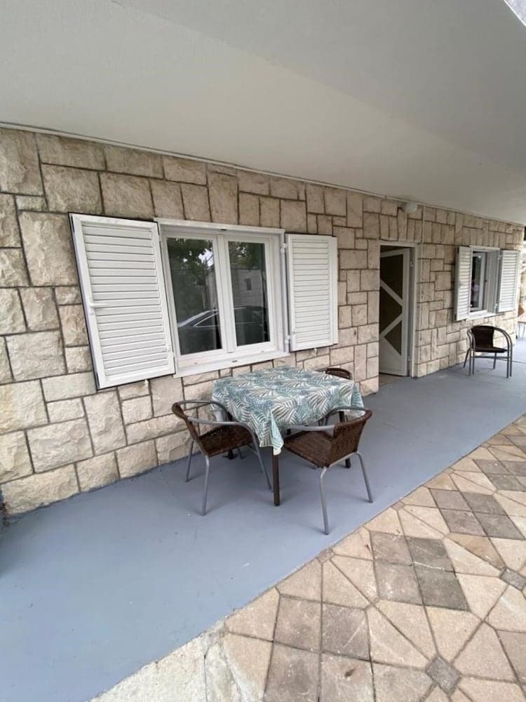 Bravo - 100 m From Beach - SA2