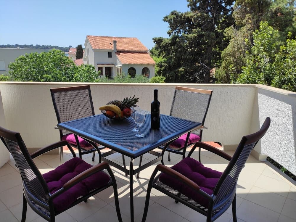 Nives - Great Location - A3