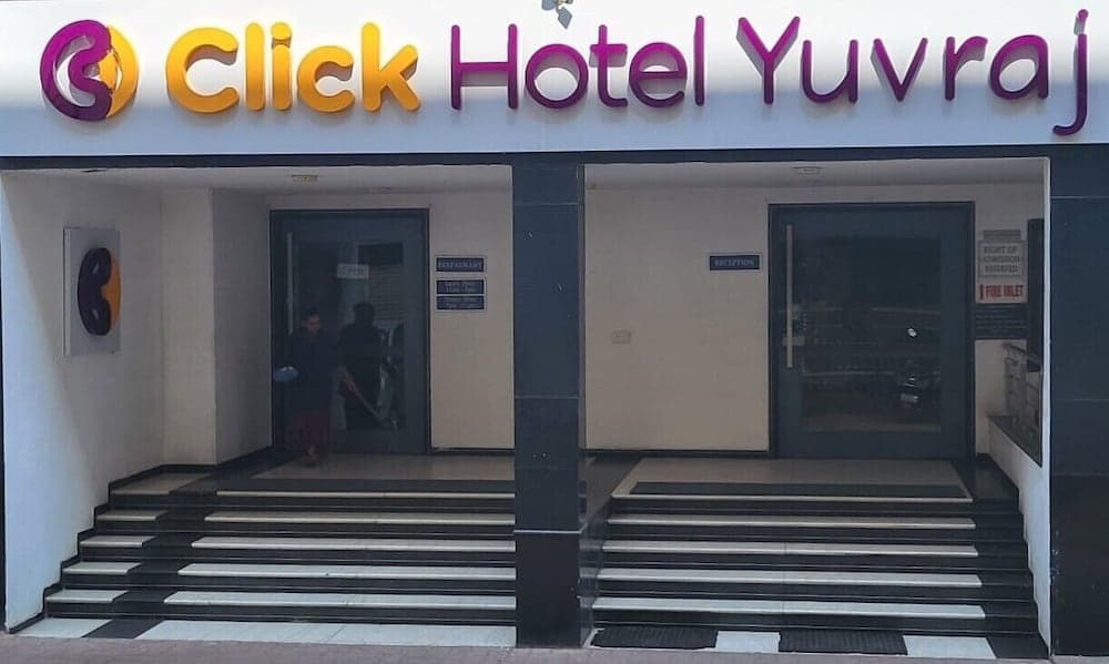 Click Hotel Yuvraj