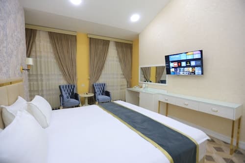 AYNIY HOTEL