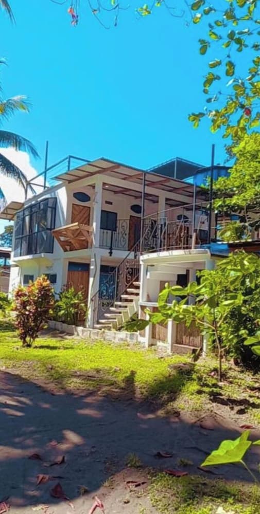 Hotel Pura Natura Beachfront Tortuguero