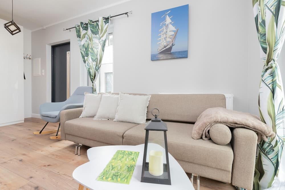 Coast Apartment With Terrace by Renters