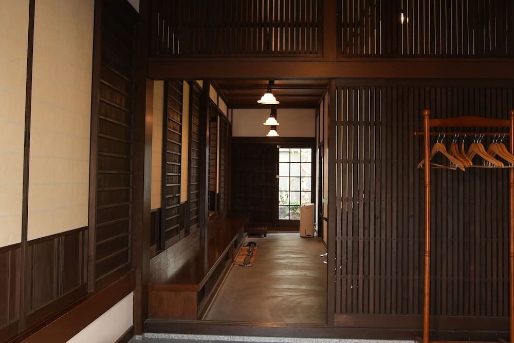 KAMIYASHIKI Private Hotel Self Check-in