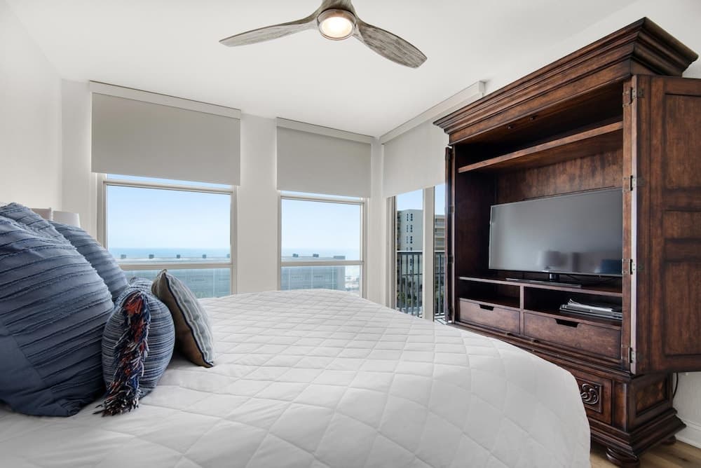 Emerald Dolphin Unit 650