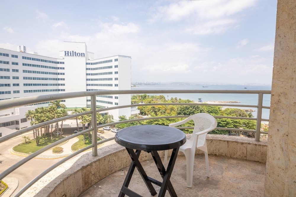 Penthouse con Piscina Privada El Laguito