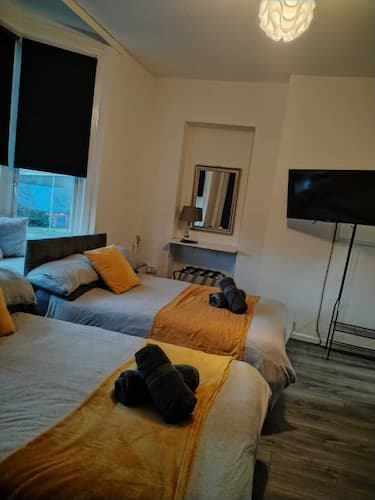 Immaculate 4-bed Apartment in Liverpool