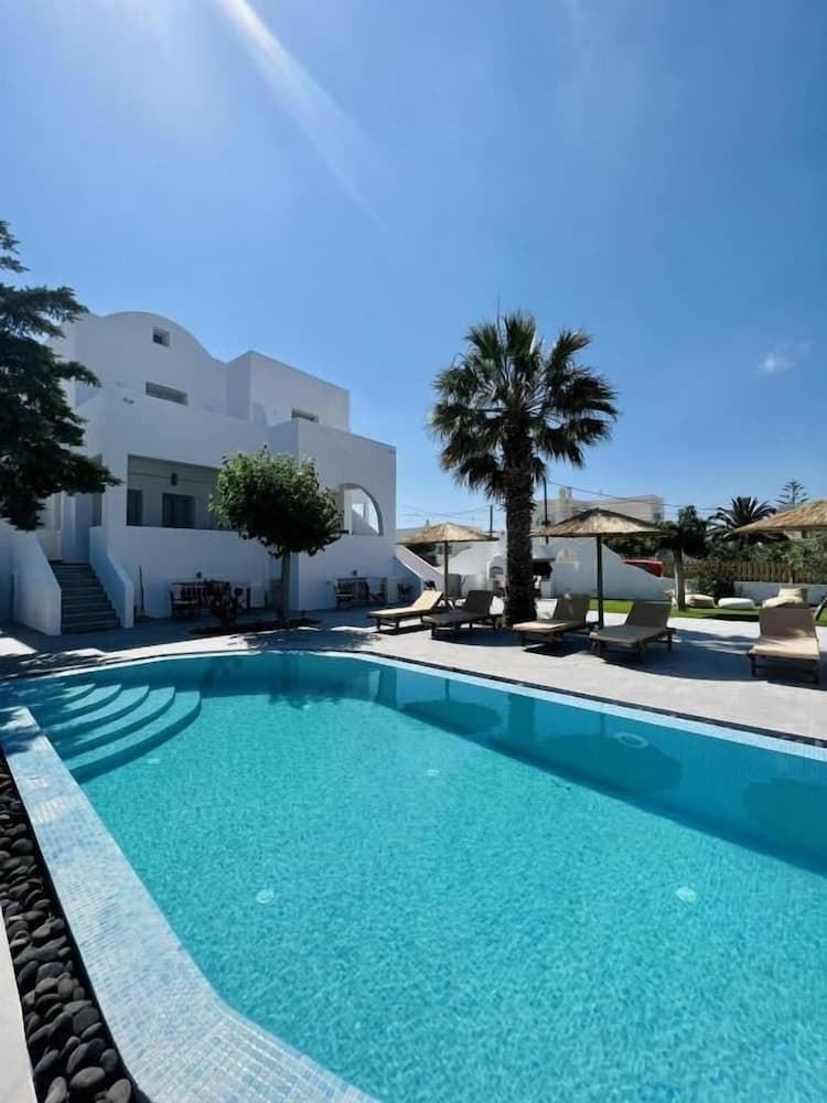 Santorini Villatzio Suites