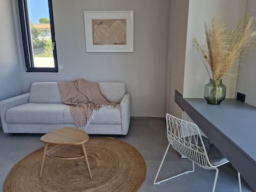 Omnia Villa