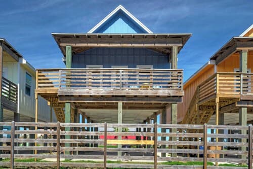 Bay Haven w/ Shared Boat Dock & Waterfront Pool Big Trout by Avantstay