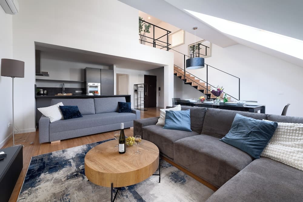 4-room apartment near Charles Square