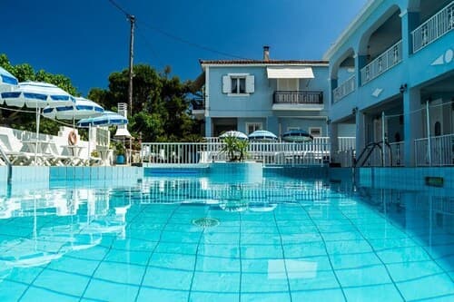 Anna's Studios & Apartments