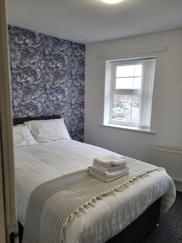 Impeccable 4-bed House in Leicester